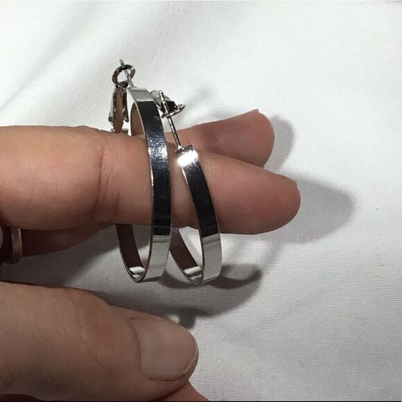 Silver Tone Hoops (UC3) - Picture 4 of 5